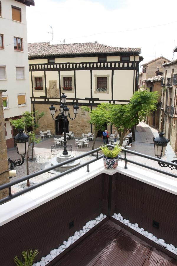Edificio Privado Con Terraza *